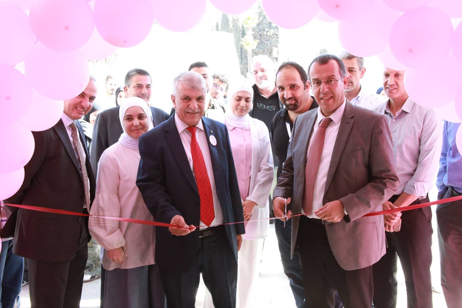 /PhotoGallery/افتتاح اليوم الطبي المجاني في الجامعة الأردنية بالتعاون مع مركز الحسين للسرطان (11).jpg